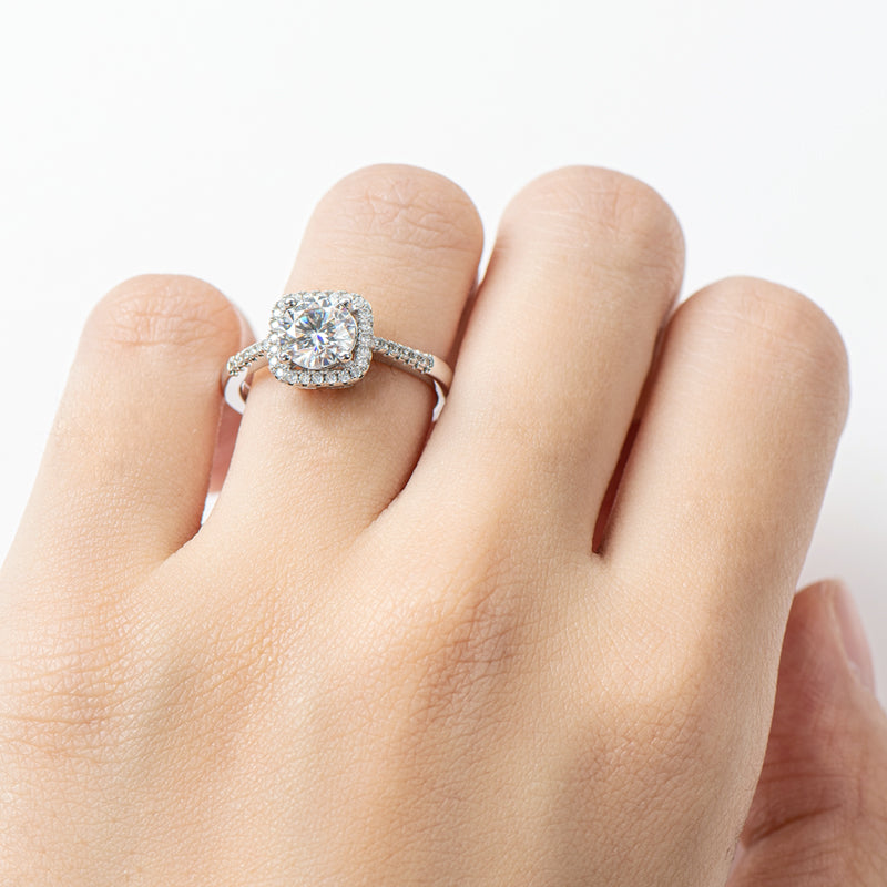 925 Sterling Silver  Classic Round Cut CZ Halo Ring