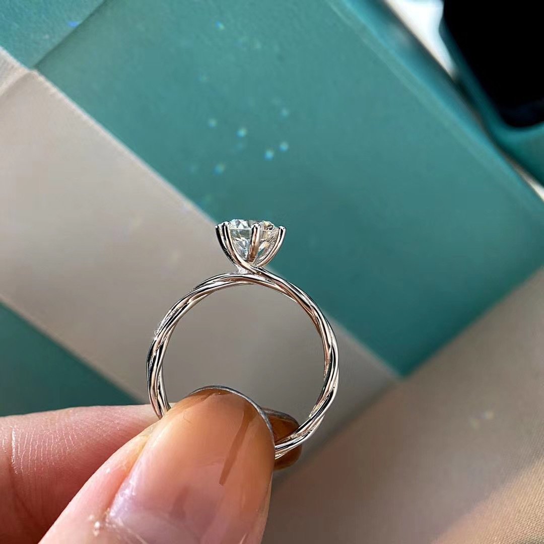 925 Sterling Silver Round Cut Created CZTwist Ring