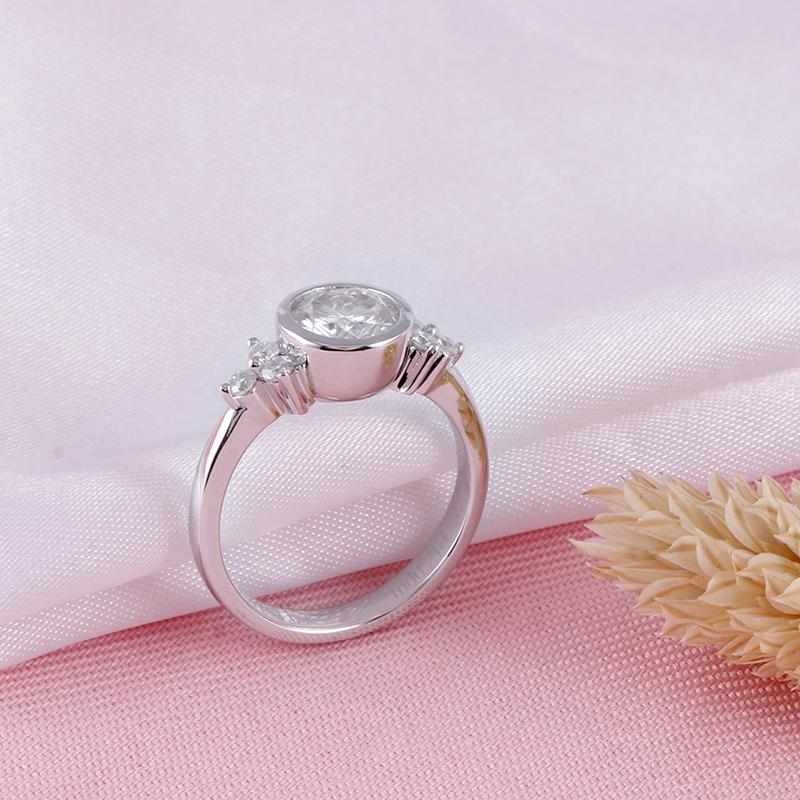 925 Sterling Silver Round Cut CZ Three Stone Ring