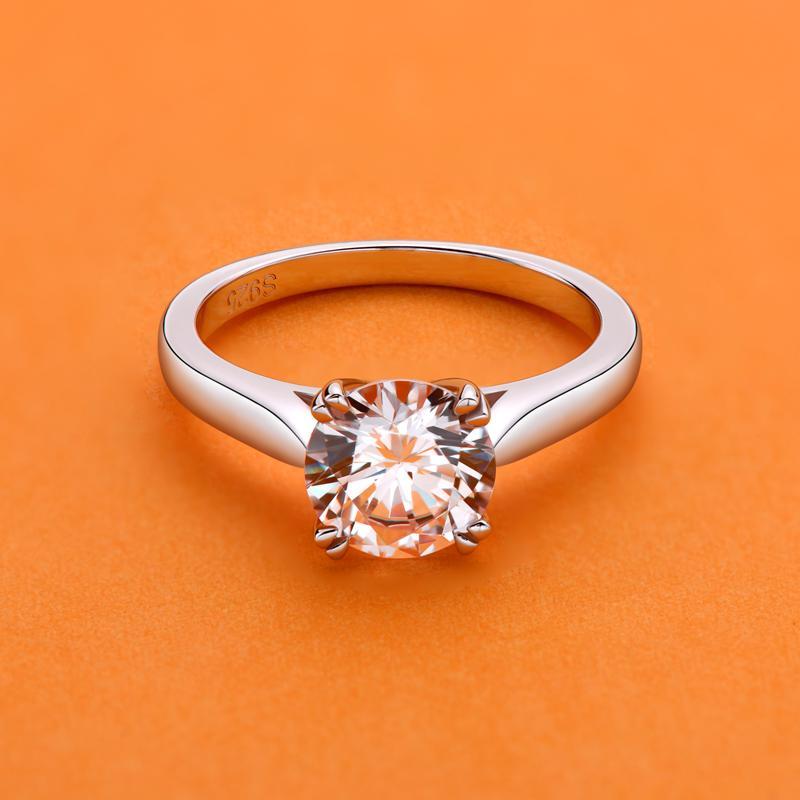 925 Sterling Silver Classic Round Cut CZ Solitaire Ring