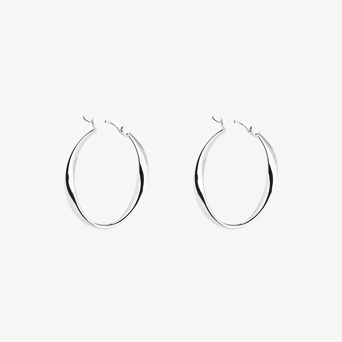 Cinta Hoop Oval Shape Silver Earring 6