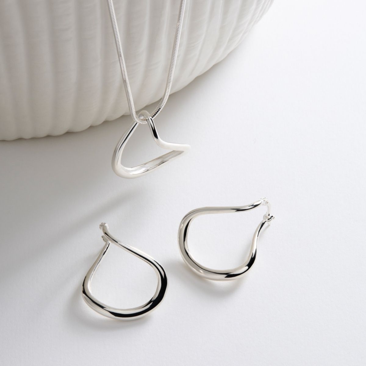 23mm Wave Hoop Silver Earring 4