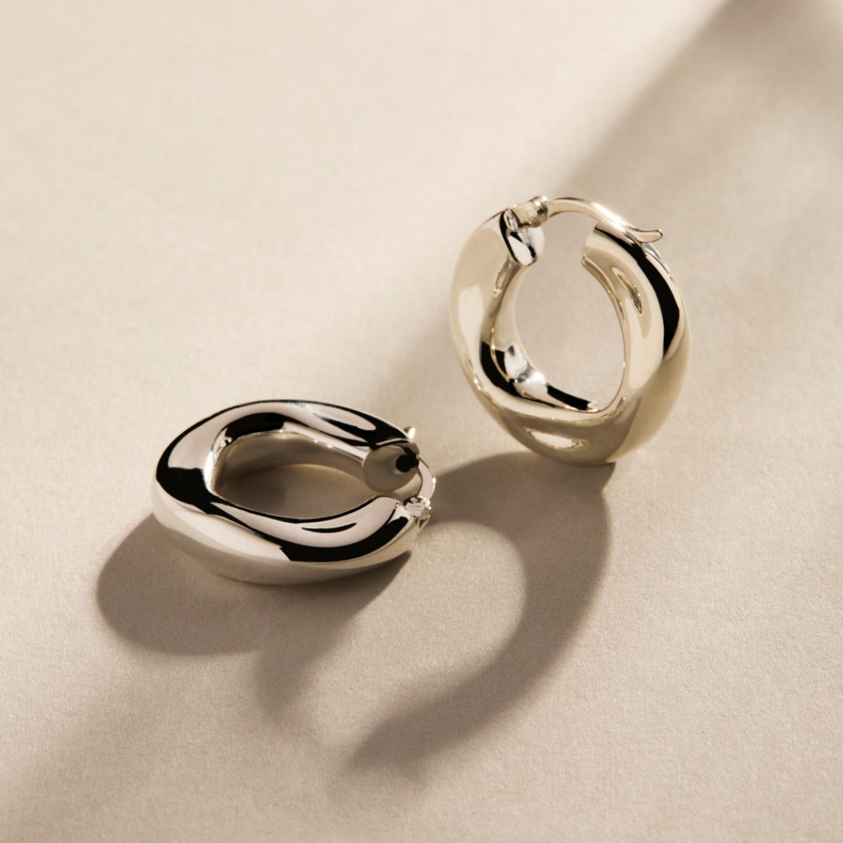 Dune Hoop Silver Earring 3