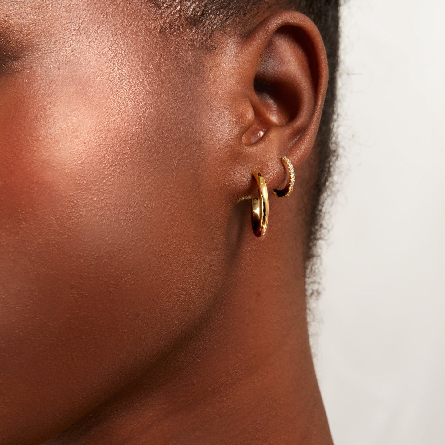 Sterling Silver Classic Hoop Earrings: Timeless Elegance 4