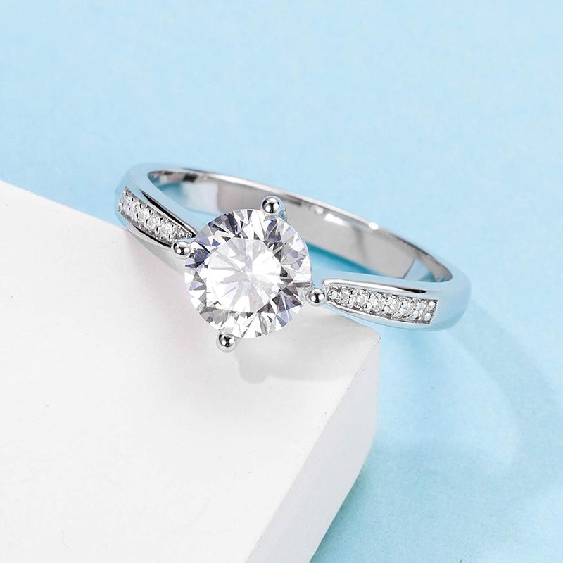 925 Sterling Silver  Classic Round Cut CZ Four Micro Setting Solitaire Ring