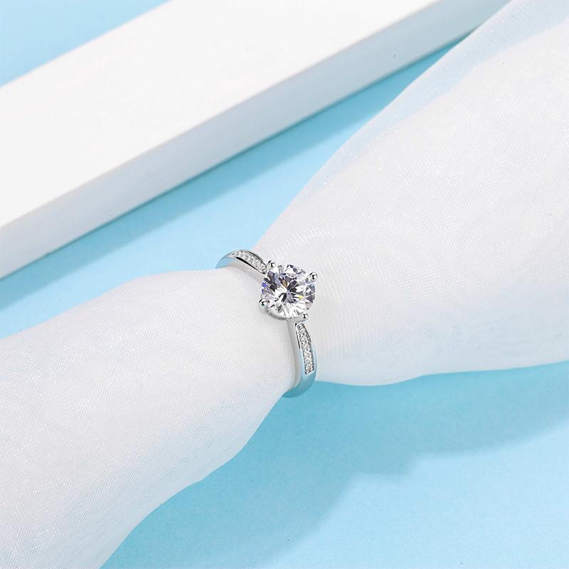 925 Sterling Silver  Classic Round Cut CZ Four Micro Setting Solitaire Ring