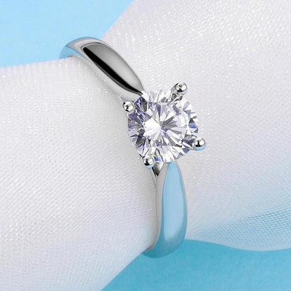 925 Sterling Silver Classic Round CZ Solitaire Ring