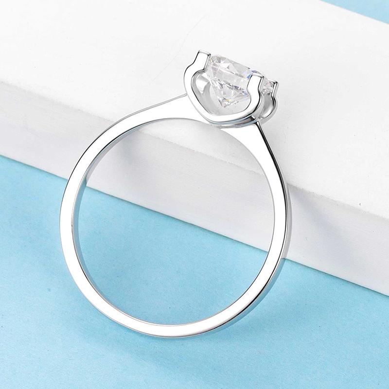 925 Sterling Silver Classic Round Cut CZ Solitaire Ring