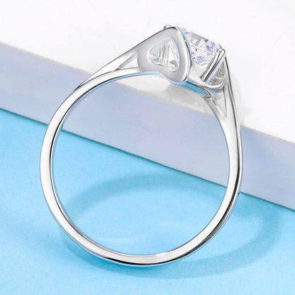 925 Sterling Silver Classic Round Cut CZ Angle Solitaire Rings