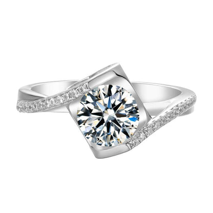 925 Sterling Silver Classic Round Cut CZ Angle Solitaire Ring