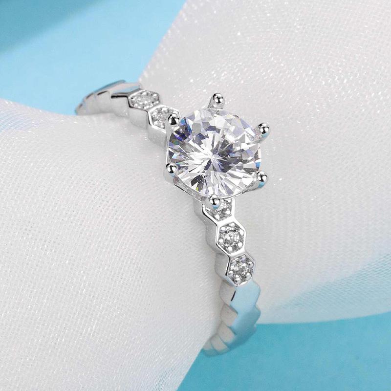 925 Sterling Silver  Classic Round Cut CZ Honeycomb Solitaire Ring