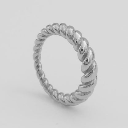 925 Sterling Silver Tia Twisted Ring 7